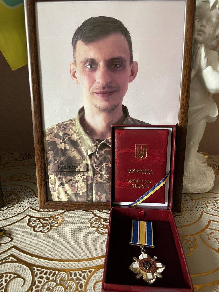 Президент посмертно нагородив орденом "За мужність" бійця з Коломийщини