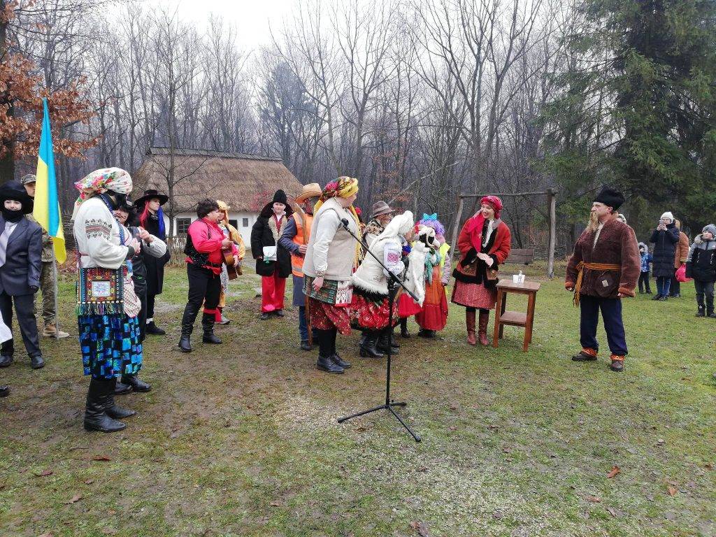 в Крилосі ходила Маланка,Музей етнографії,маланка в крилосі