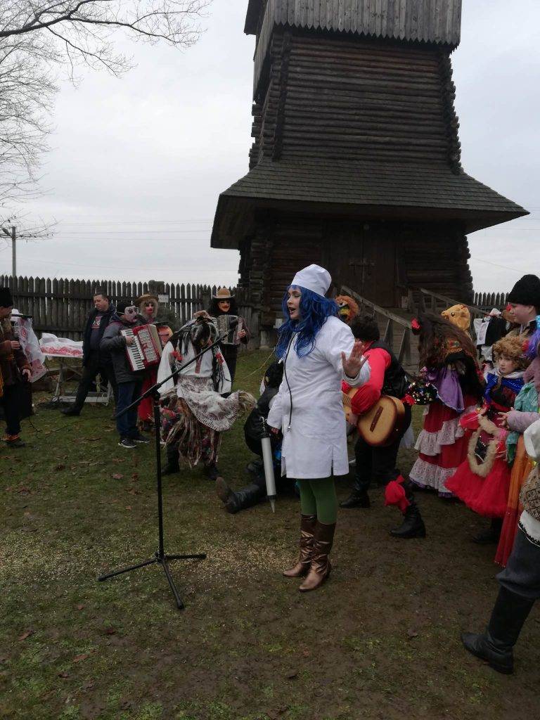 в Крилосі ходила Маланка,Музей етнографії,маланка в крилосі