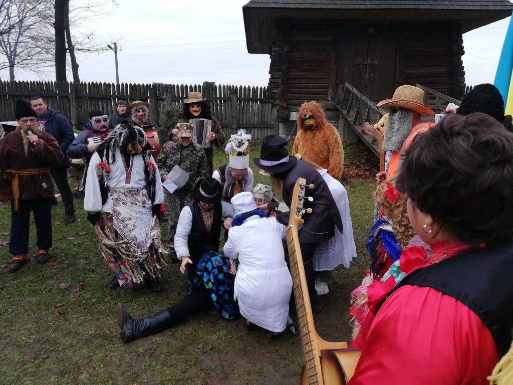 в Крилосі ходила Маланка,Музей етнографії,маланка в крилосі