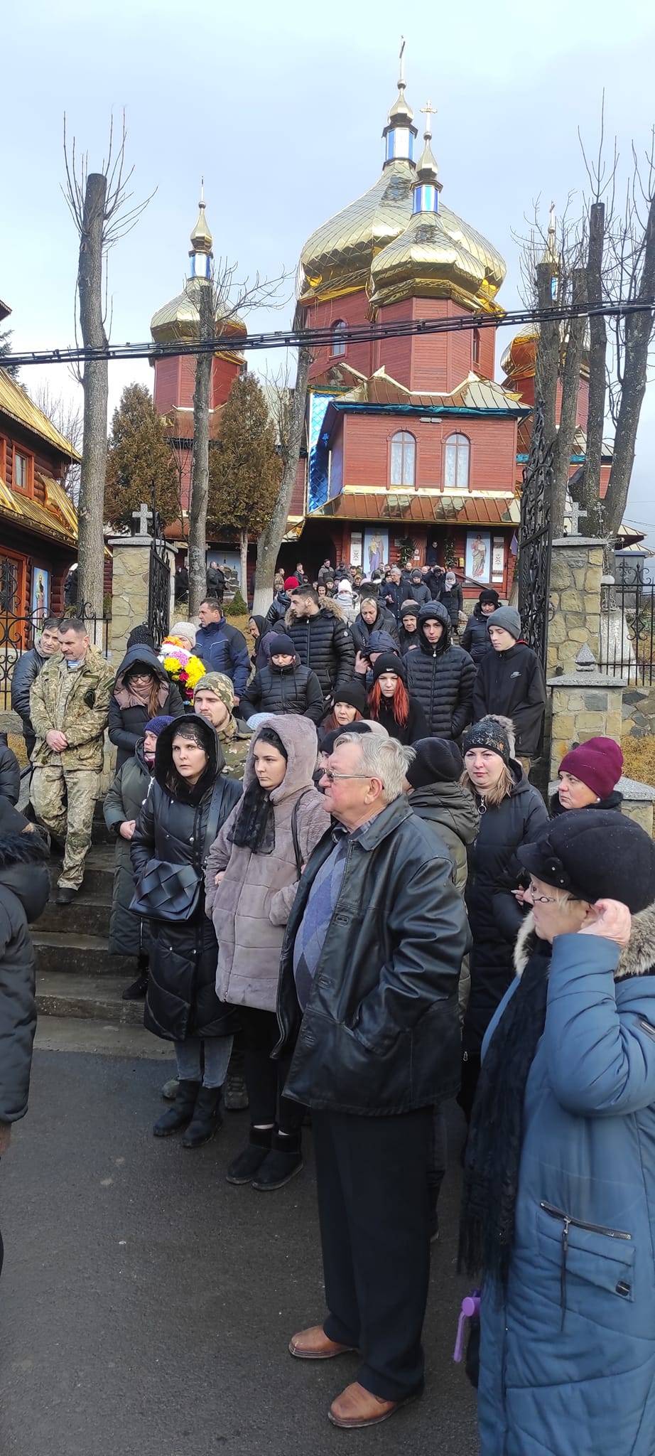 У Ворохті попрощалися із воїном Русланом Зузяком,прикарпатець загинув на війні,війна в україні