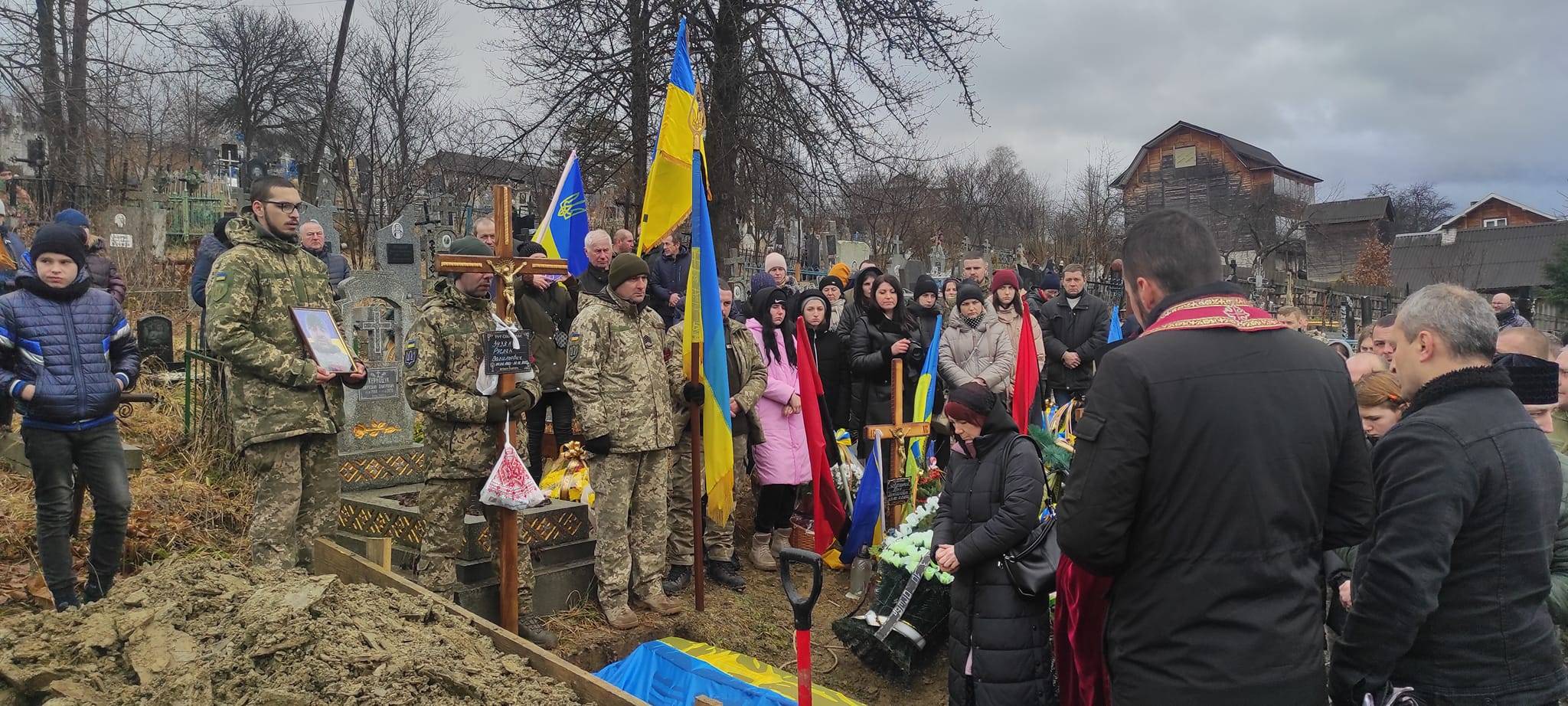 У Ворохті попрощалися із воїном Русланом Зузяком,прикарпатець загинув на війні,війна в україні