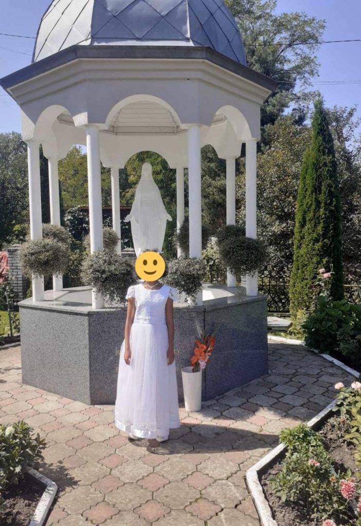 У Івано-Франківську дві сестрички шукають люблячу сім'ю