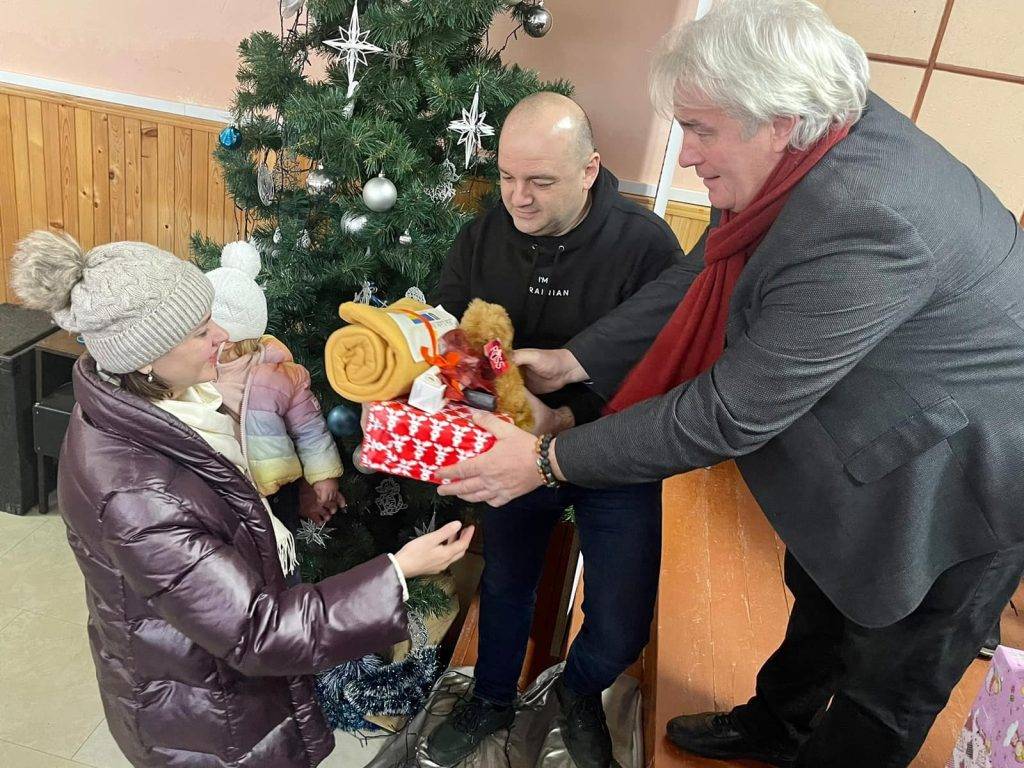 На Івано-Франківщині німецькі благодійники привітали дітей з Новим роком