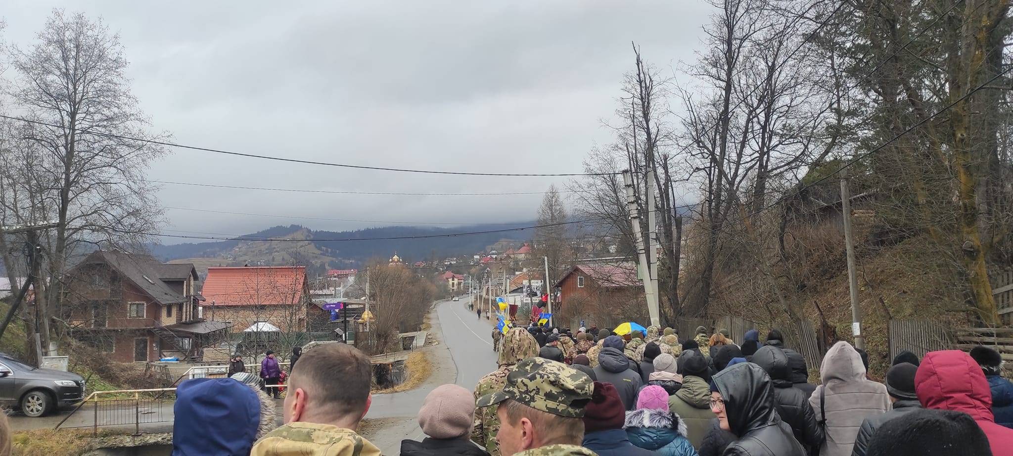 У Ворохті попрощалися із воїном Русланом Зузяком,прикарпатець загинув на війні,війна в україні