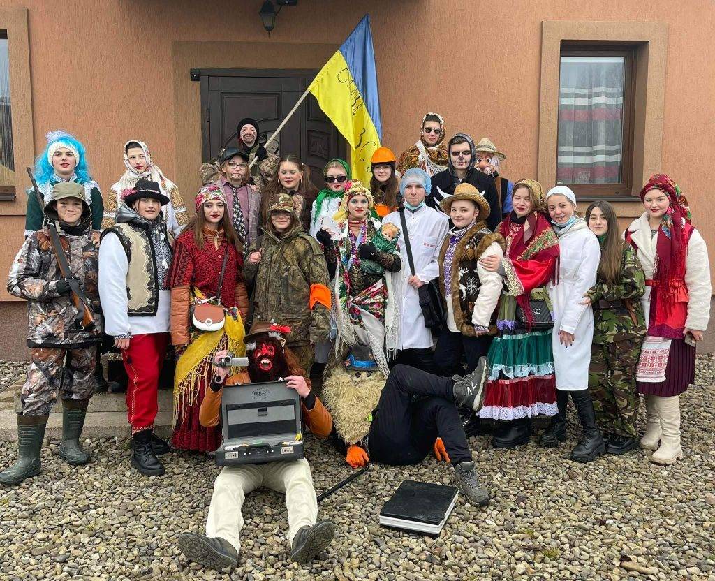 На Коломийщині молодь Маланкою зібрала понад 136 000 грн для українських військових