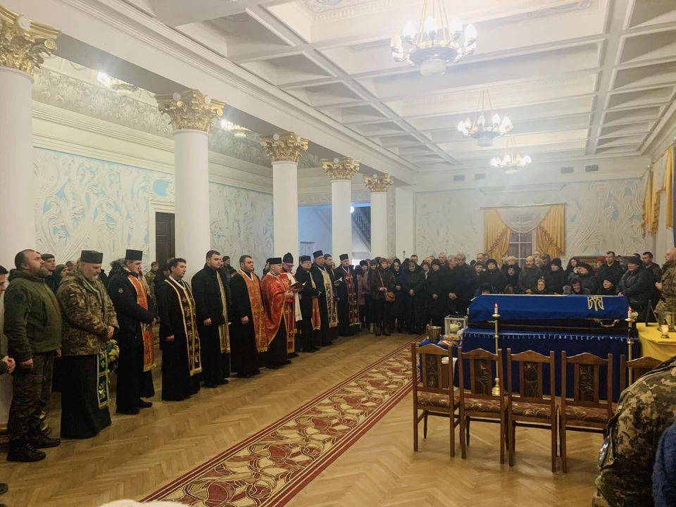 На Калущині попрощалися з бійцем Миколою Кавою,прикарпатець загинув на війні,війна в україні