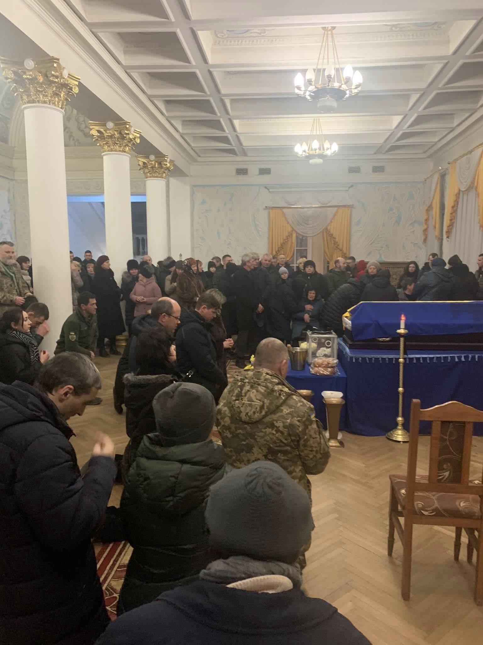 На Калущині попрощалися з бійцем Миколою Кавою,прикарпатець загинув на війні,війна в україні