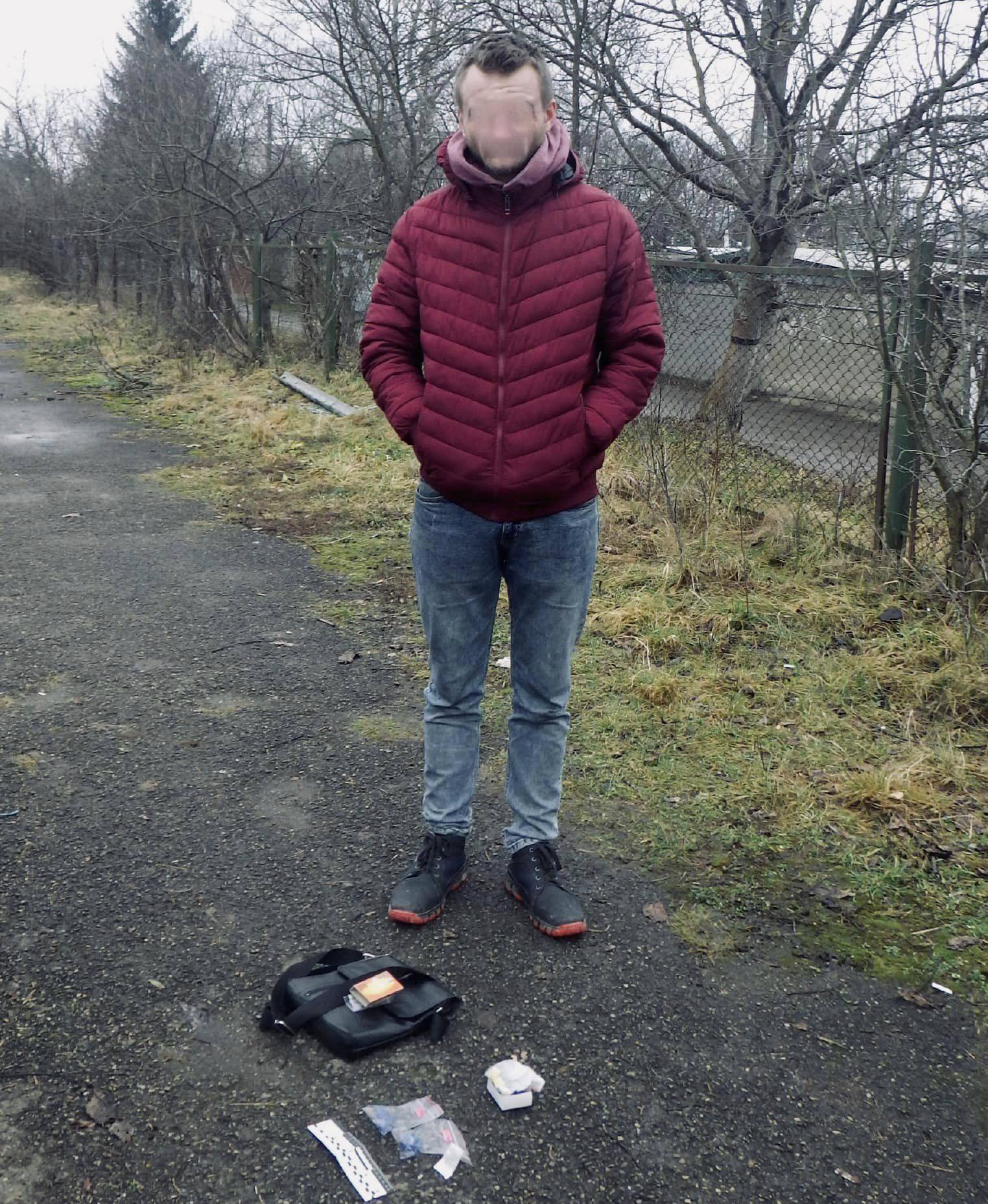 Франківські поліцейські,наркотики у франківську,збувач наркотиків франківськ