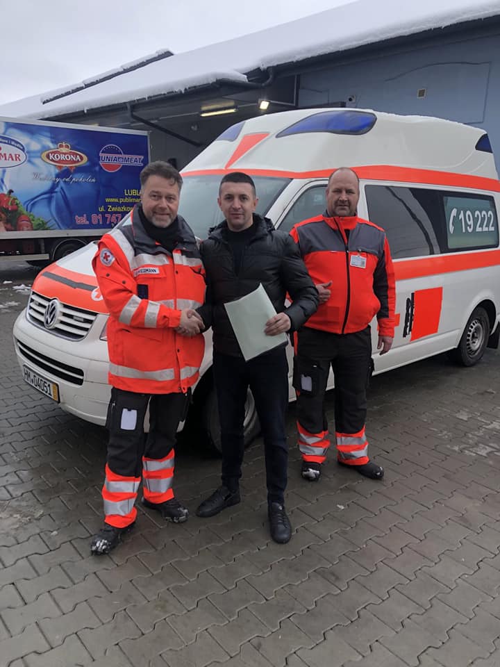 Долинська громада отримала автівку швидкої допомоги з Німеччини