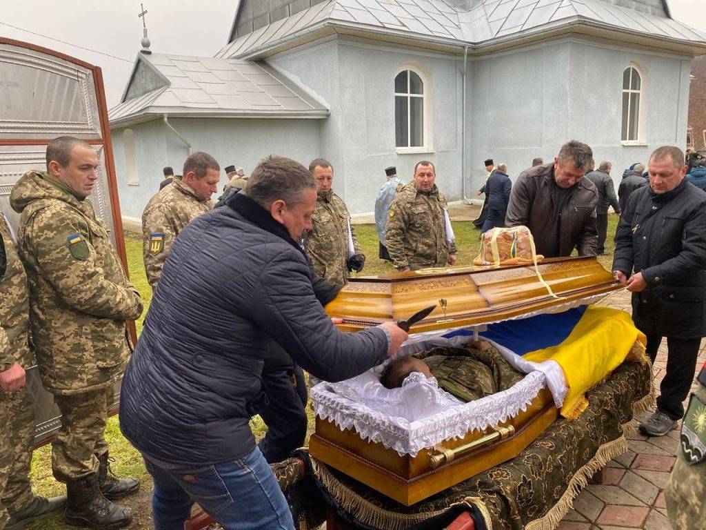 На Городенківщині поховали захисника України Бабія Михайла