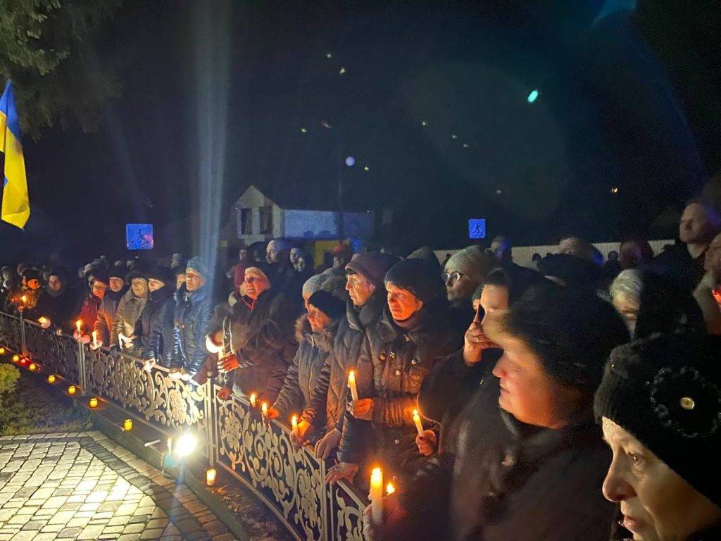 У Городенці на колінах зустріли загиблого Захисника Михайла Чорнописького