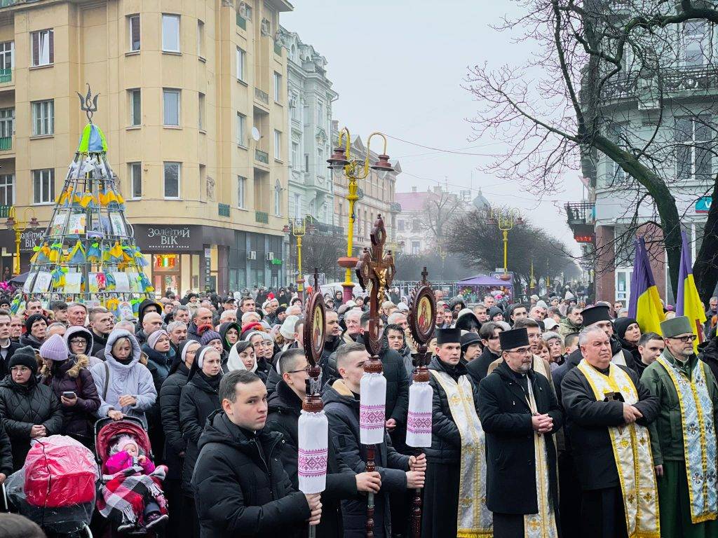 У День Соборності в Івано-Франківську провели панахиду за загиблими героями