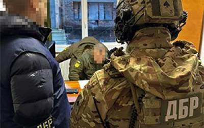 На Львівщині начальник районного військкомату та голова ВЛК торгували довідками про непридатність до військової служби