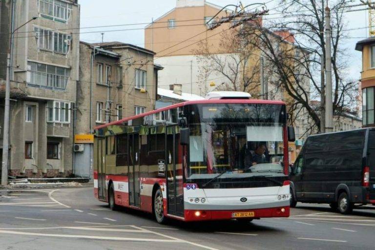 У Франківську через ремонт дороги змінить маршрут один із комунальних автобусів