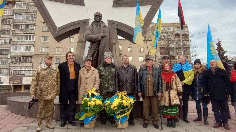 На Івано-Франківщині відзначили річницю від дня народження Степана Бандери