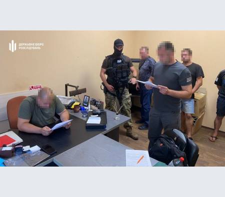 На Львівщині начальник районного військкомату та голова ВЛК торгували довідками про непридатність до військової служби