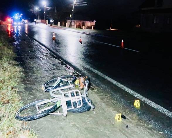 На Долинщині водій збив велосипедиста і втік