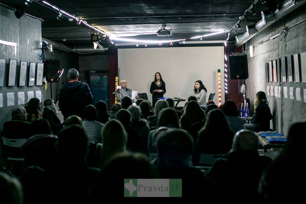 виставка портретів полеглих військових,Виставка портретів Звитяжці,Письменник Богдан Томенчук