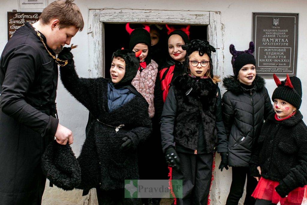 Вертепи та колядки: у заповіднику "Давній Галич" відсвяткували Різдво