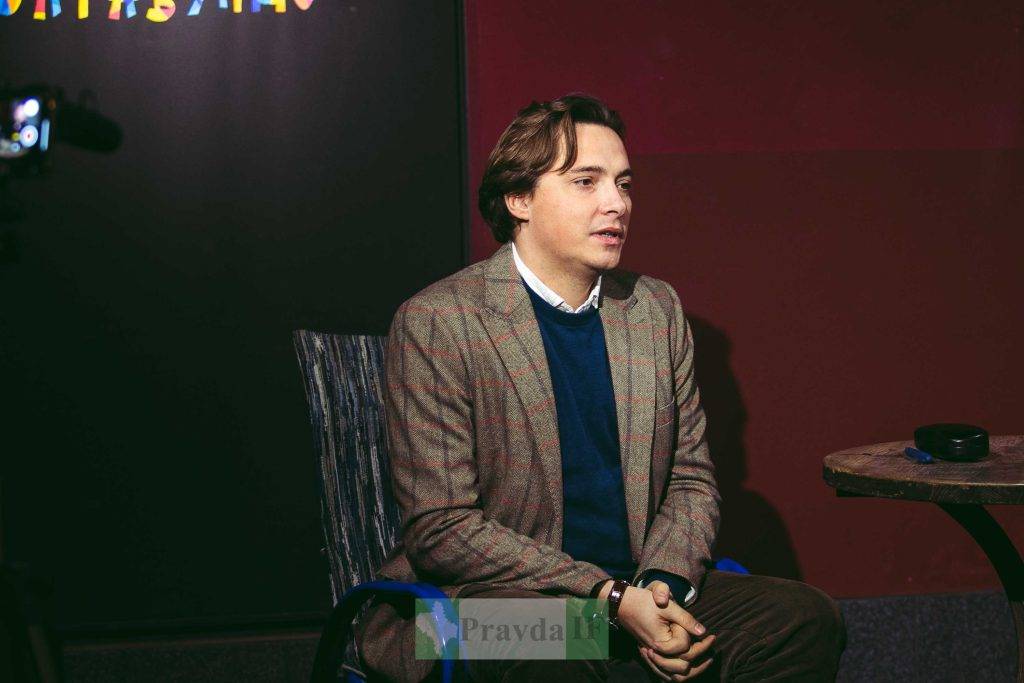 Андрій Любка презентував у Франківську книгу,Письменник Андрій Любка у Франківську,Книга Щось зі мною не так