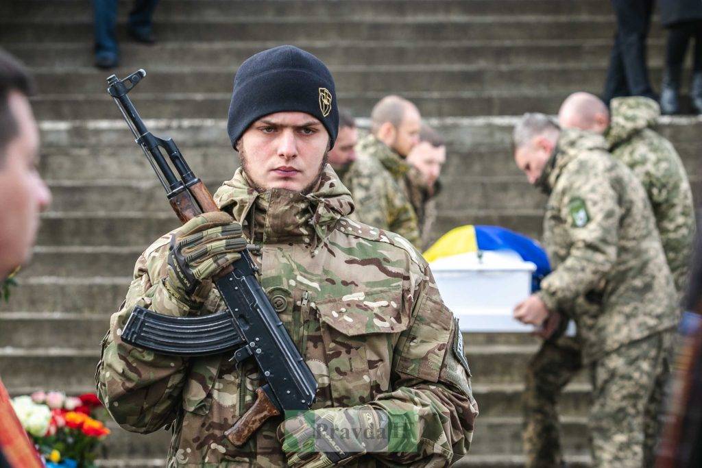 Франківці провели в останню путь 18-річного Героя Тараса Стахіва. ФОТОРЕПОРТАЖ