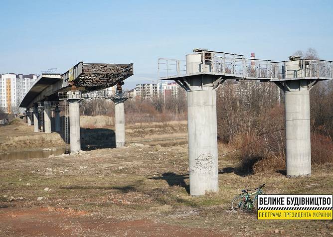 Івано-Франківськ витратив 800 тисяч гривень на охорону недобудованого моста