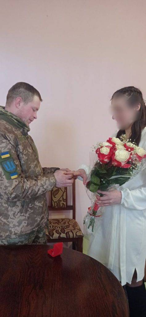 На Тернопільщині військовий одружився із засудженою