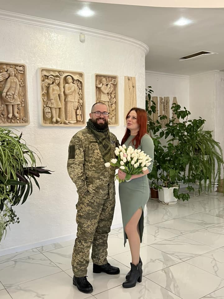 1200 кілометрів за пів доби проїхав військовий аби одружитися в Калуші
