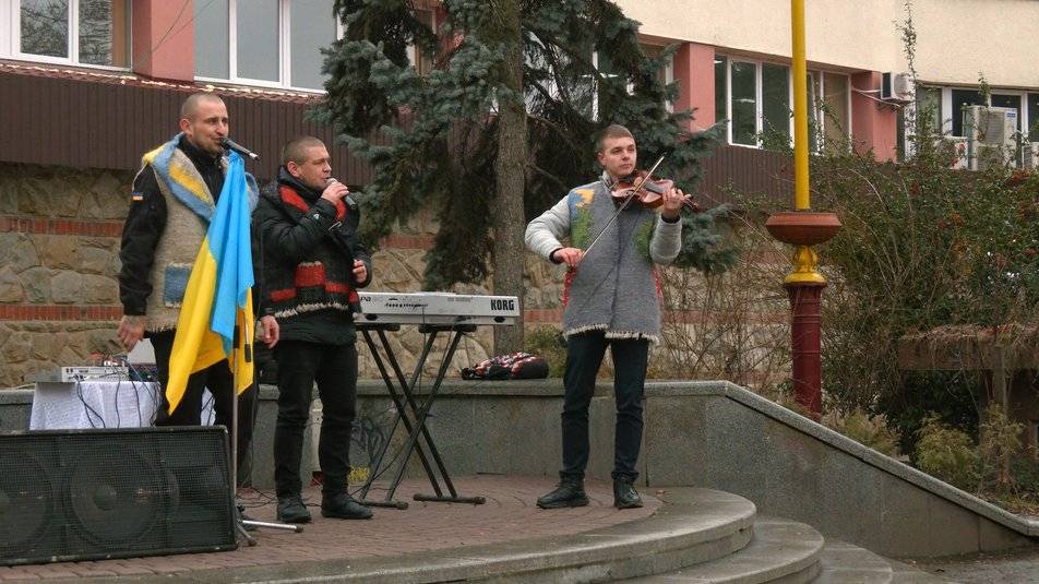 Прикарпатські музиканти зібрали для ЗСУ понад 400 тисяч гривень