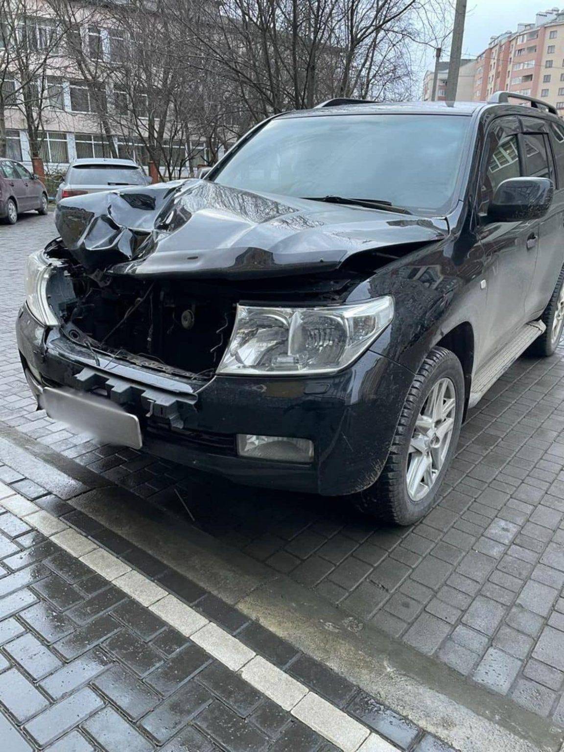 На Франківщині водій позашляховика збив пішохода і залишив помирати