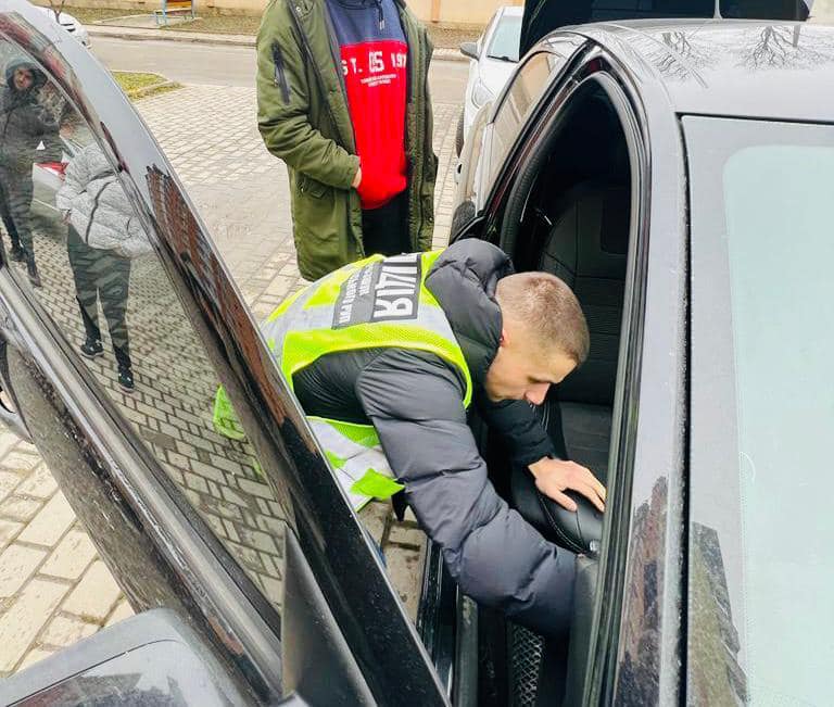 На Франківщині правоохоронці припинили діяльність групи наркоторговців,наркотики на прикарпатті,прикарпатська поліція