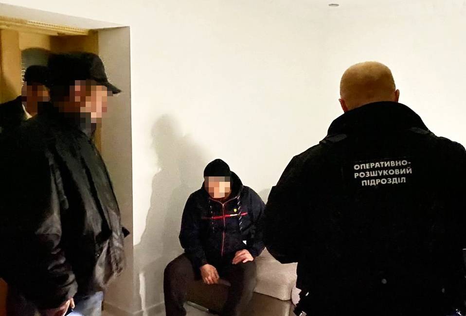 На Буковині затримали організатора незаконного переправлення осіб через державний кордон