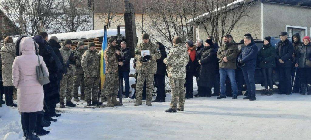 Яремчанська громада попрощалася з Героєм Артемом Бойком,прикарпатець загинув на війні,війна в україні