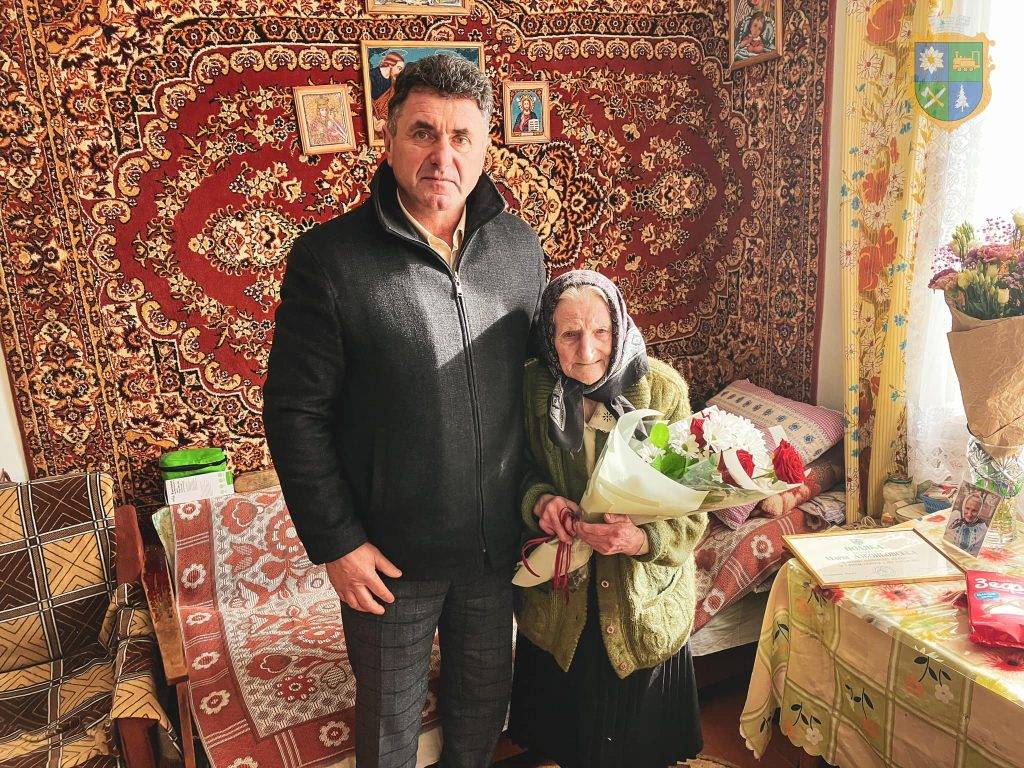 Прикарпатська волонтерка відзначила 100-літній ювілей
