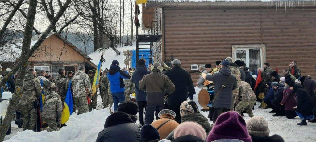 Яремчанська громада попрощалася з Героєм Артемом Бойком,прикарпатець загинув на війні,війна в україні