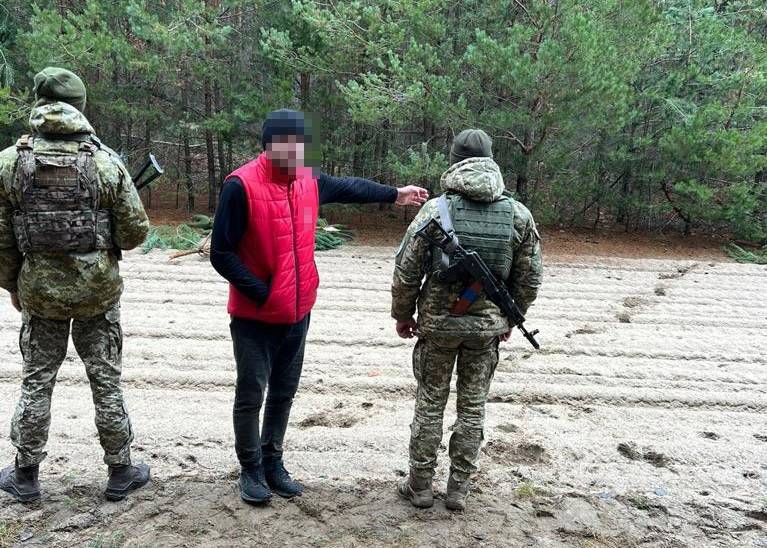 Росіянина, який на матраці незаконно перетнув кордон з Польщею, затримали вдруге, цього разу на кордоні з Молдовою