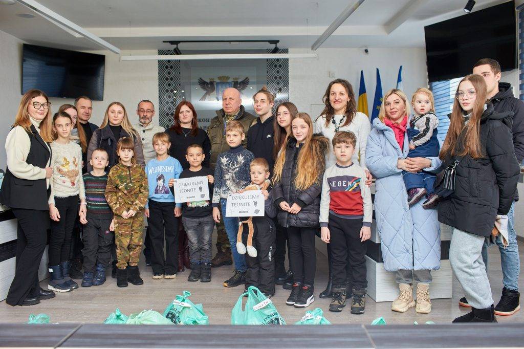 У Франківську родини загиблих захисників отримали допомогу від польських волонтерів ФОТО