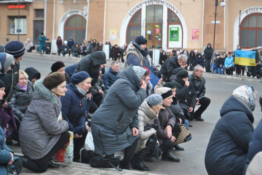 Рогатинська громада на колінах зустріла полеглого Героя Ярослава Залипка