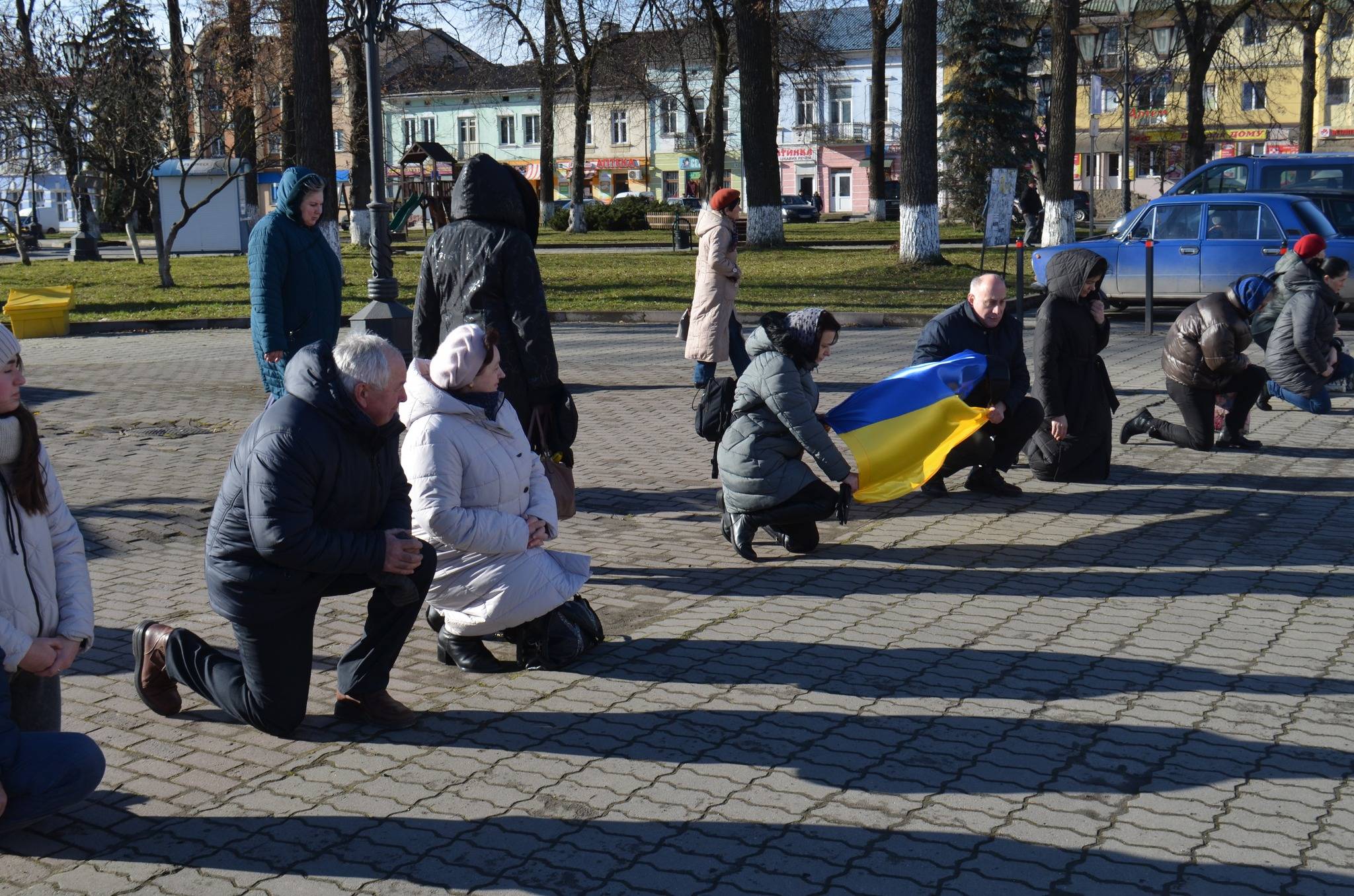 Галицька громада на колінах зустріла полеглого Героя Василя Ткачівського