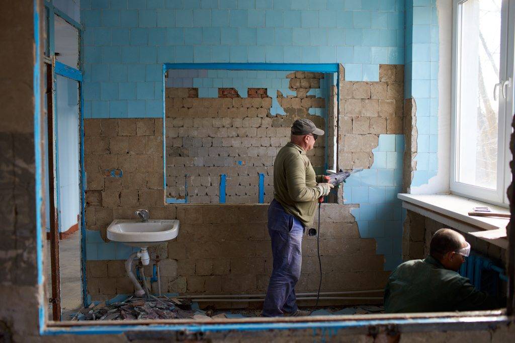 У Франківську проводять капітальний ремонт в акушерському корпусі "пологового будинку"