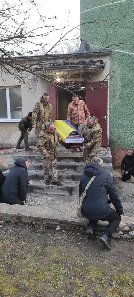 На Рожнятівщині зустріли тіло земляка – загиблого воїна Володимира Волошиновича