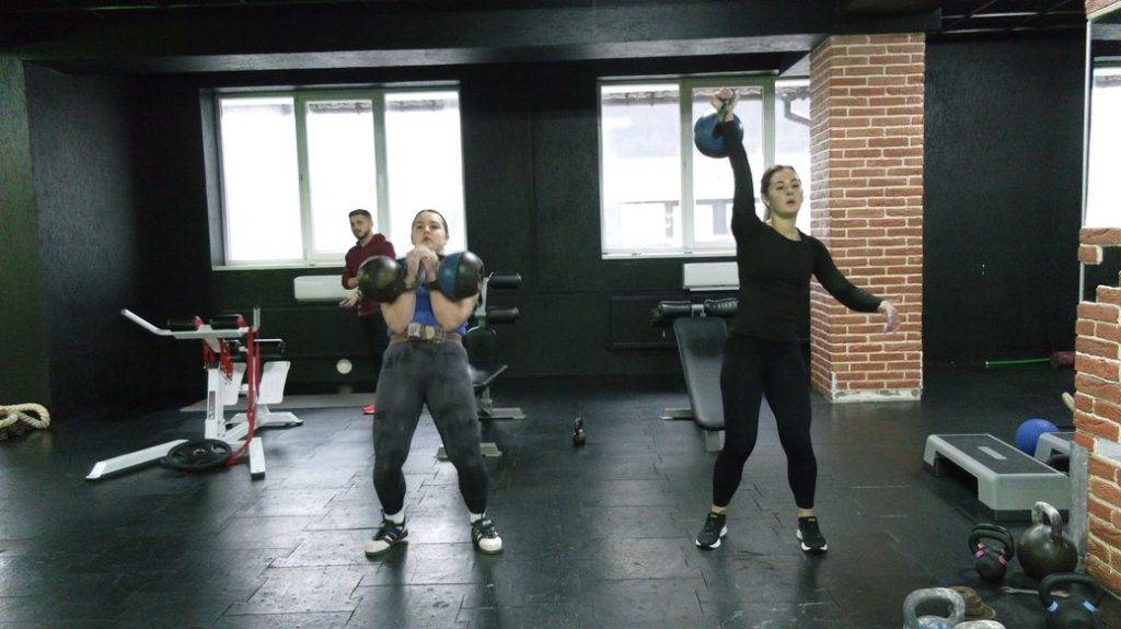 Спортсменки-переселенки з Харкова готуються у Франківську до чемпіонату України з гирьового спорту