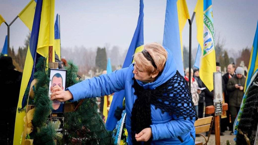 У Франківську на міському кладовищі відслужили панахиду за загиблими у війні українцями