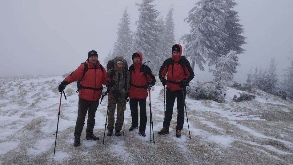 Гірський рятувальник розповів про небезпеку зимових Карпат і підготовку до походу