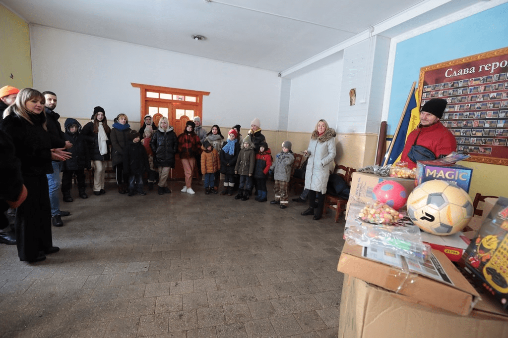 Для діток із Харківщини, які проживають у соціально-оздоровчому закладі Івано-Франківщини, передали необхідну благодійну допомогу