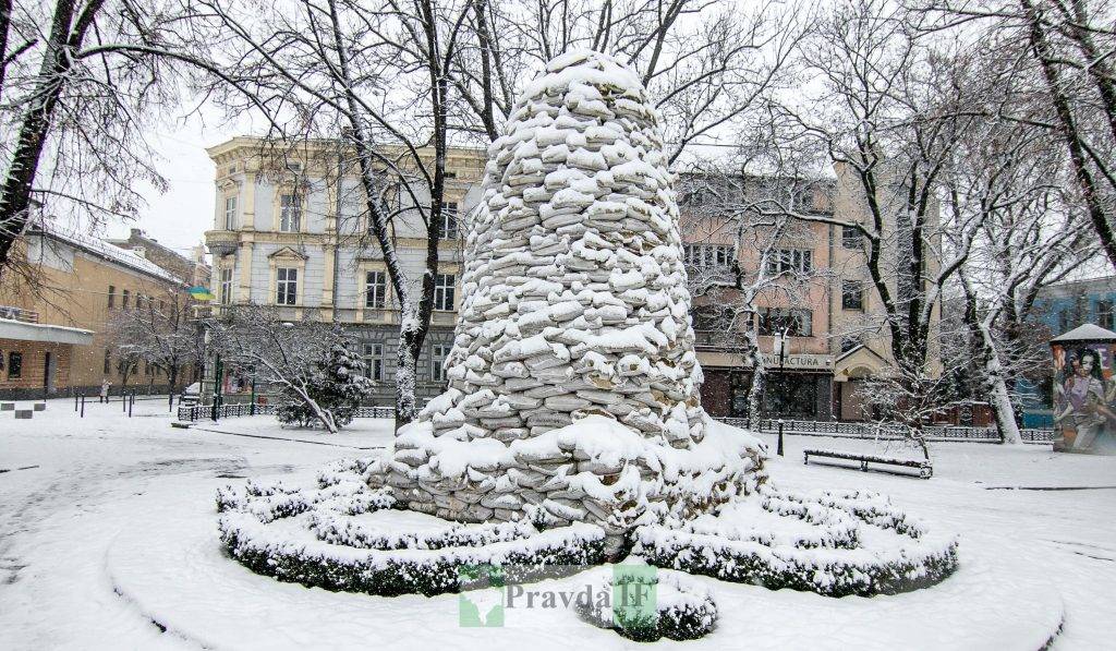 Франківськ засипає снігом,снігопад у франківську,погода у франківську