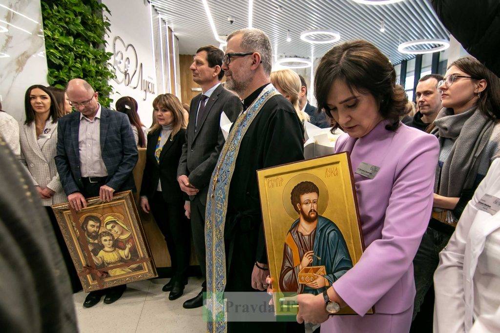 У Франківську Глава УГКЦ освятив новий корпус Лікувально-діагностичного центру «Клініка святого Луки»