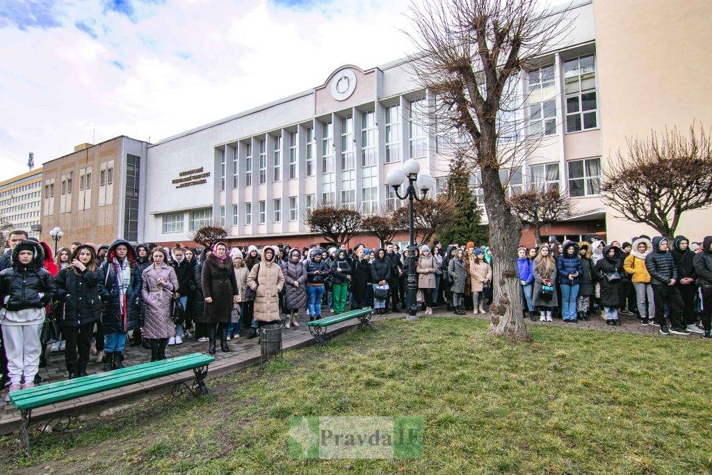 У Прикарпатському університеті вшанували пам’ять героїв Небесної Сотні. ФОТО/ВІДЕО