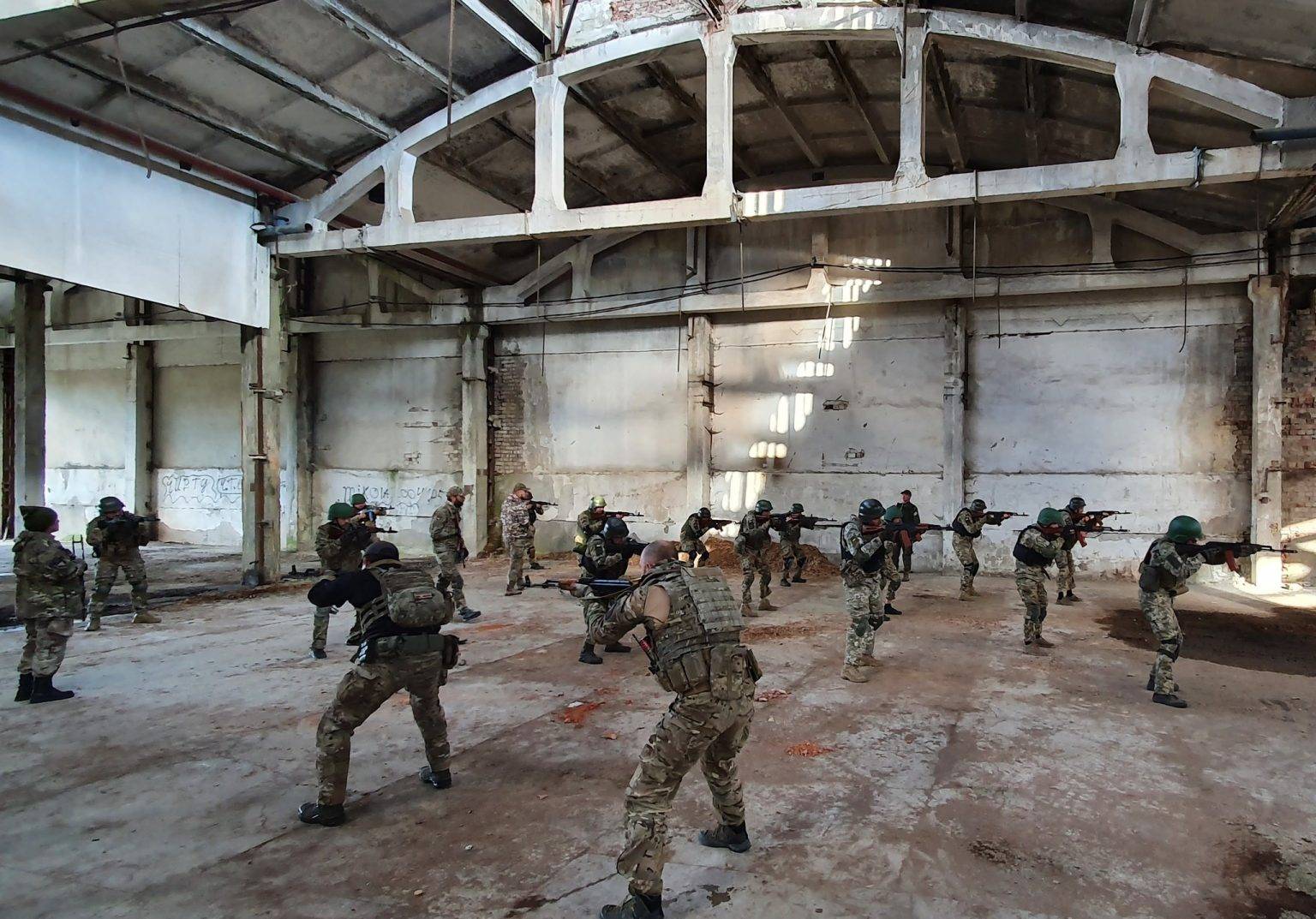 У Франківську всіх охочих кличуть на тренування з тактики бою та тактичної медицини